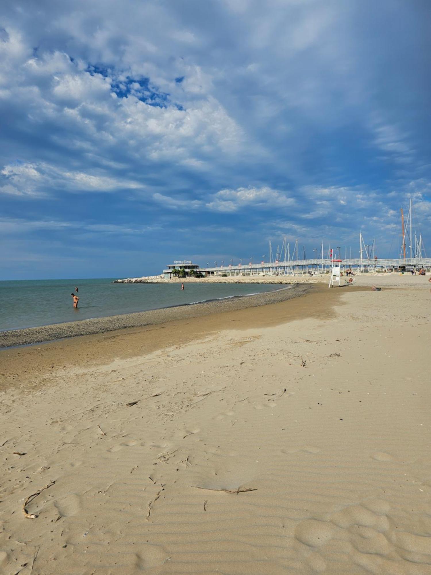 Cattolica Apartments ภายนอก รูปภาพ